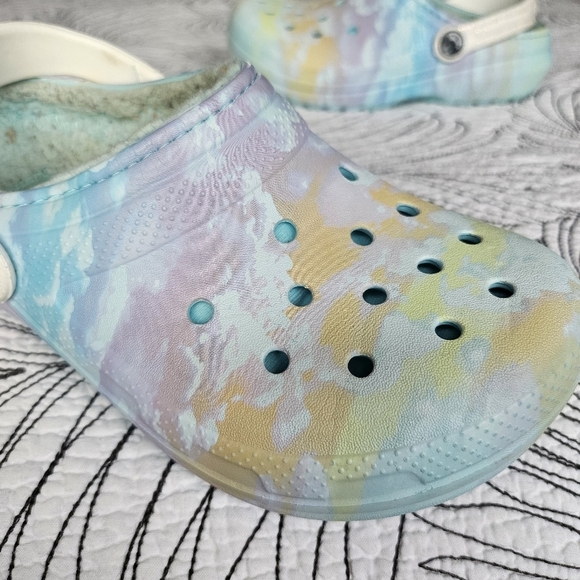 VGUC Crocs Pastel Cloud Clog Fleece Lined Girls 13 Multicolor - Picture 2 of 16